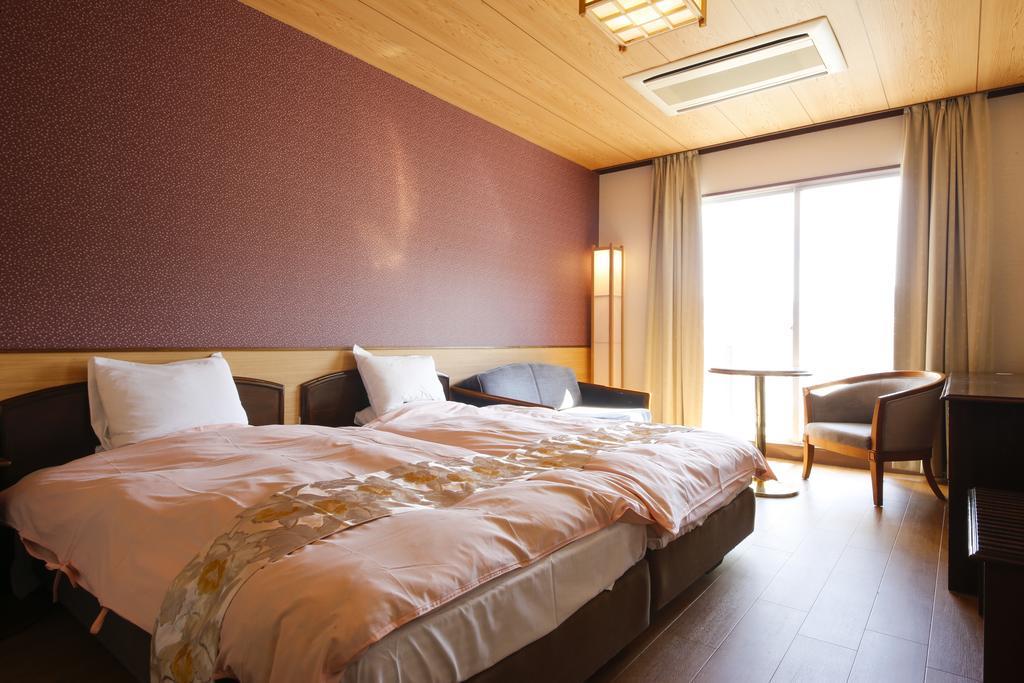 Hinotani Onsen Misugi Resort Цу Екстериор снимка