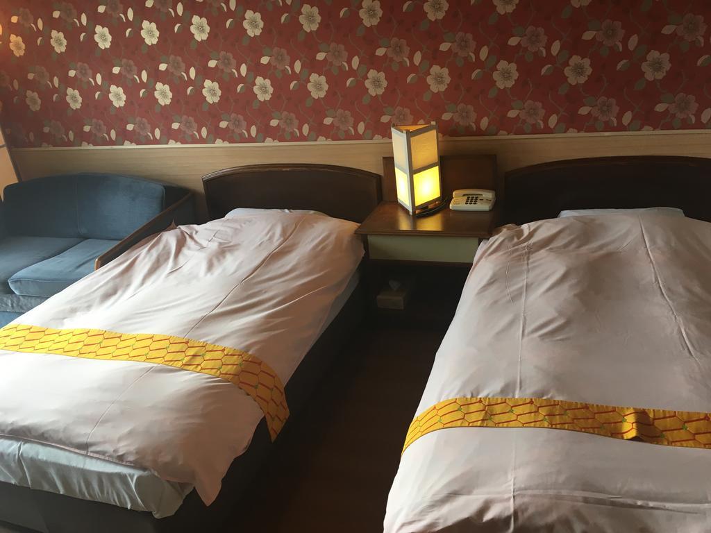 Hinotani Onsen Misugi Resort Цу Екстериор снимка